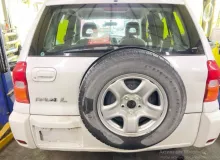 Колпак запасного колеса TOYOTA RAV4 2001/Цвет 064 6477342010 ZCA26W/ACA20W/ACA20/ACA21W/ACA21/ACA22/ACA23/ACA26/ACA28/ZCA25/ZCA25W/ZCA26/ZCA26W 1ZZFE, задний