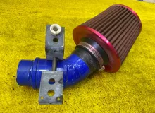 Корпус воздушного фильтра SUZUKI JIMNY/JIMNY SIERRA/JIMNY WIDE 1998/Цвет Z2S 1370081AA0 JB23W/JB33W/JB43W K6A, передний