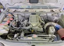 Корпус воздушного фильтра SUZUKI JIMNY/JIMNY SIERRA/JIMNY WIDE 1998/Цвет Z2S 1370081AA0 JB23W/JB33W/JB43W K6A, передний