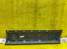 Накладка на дверь INFINITI QX56 2004/Цвет G10 - LIQUID ONYX 808717S600 JA60 VK56DE, передняя левая