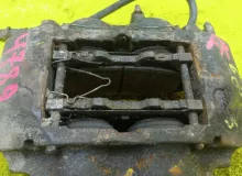 Суппорт TOYOTA/LEXUS LAND CRUISER/LAND CRUISER CYGNUS/LX470 1999/Цвет 1B1 4773060080 HDJ101/HDJ101K/HDJ100L/UZJ100L/HDJ100/UZJ100W/UZJ100/FZJ100/FZJ105/HZJ105/HZJ105L 1HDFTE, передний правый