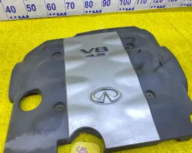 Пластиковая крышка на двс INFINITI