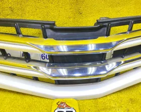 Решетка радиатора Toyota