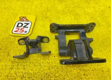 Петли двери багажника TOYOTA FJ CRUISER 2011/Цвет 2KC 6880160050 GSJ15W/GSJ10W 1GRFE, задние