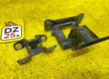 Петли двери багажника TOYOTA FJ CRUISER 2011/Цвет 2KC 6880160050 GSJ15W/GSJ10W 1GRFE, задние