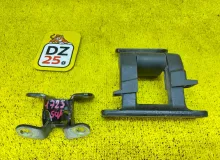 Петли двери багажника TOYOTA FJ CRUISER 2011/Цвет 2KC 6880160050 GSJ15W/GSJ10W 1GRFE, задние