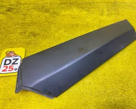 Молдинг лобового стекла Toyota