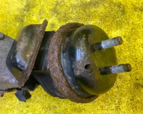 Подушка двигателя SUZUKI