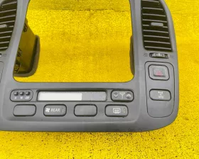 Консоль магнитофона TOYOTA