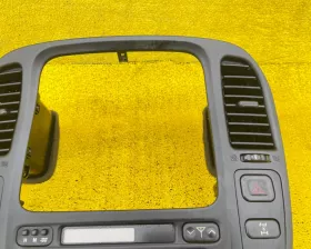 Консоль магнитофона TOYOTA