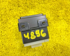 Кнопка включения подогрева сидений TOYOTA