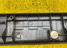 Пластик замка багажника TOYOTA LAND CRUISER PRADO 2021/Цвет 202 5857460120 TRJ150W/TRJ150L/TRJ150/TRJ152/TRJ155/GDJ150W/GDJ150R/GDJ150L/GDJ150/GDJ151W/GDJ151/GDJ155L/GDJ155R/GDJ155/GRJ150W/GRJ150L/GRJ150/GRJ151W/GRJ151/GRJ152/KDJ150/KDJ150L/KDJ155 2TRFE, 