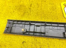 Пластик замка багажника TOYOTA LAND CRUISER PRADO 2021/Цвет 202 5857460120 TRJ150W/TRJ150L/TRJ150/TRJ152/TRJ155/GDJ150W/GDJ150R/GDJ150L/GDJ150/GDJ151W/GDJ151/GDJ155L/GDJ155R/GDJ155/GRJ150W/GRJ150L/GRJ150/GRJ151W/GRJ151/GRJ152/KDJ150/KDJ150L/KDJ155 2TRFE, 