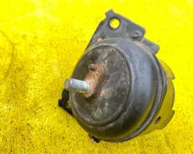 Подушка двигателя Toyota