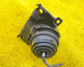 Подушка двигателя Toyota