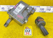 Корпус воздушного фильтра LEXUS CT200H 2011/Цвет 212 1770037290 ZWA10 2ZRFXE, передний