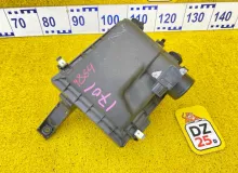 Корпус воздушного фильтра LEXUS CT200H 2011/Цвет 077 1770037290 ZWA10 2ZRFXE, передний