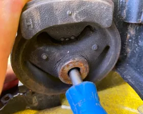 Подушка коробки передач TOYOTA