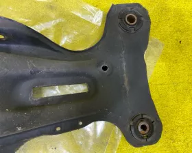 Задняя балка TOYOTA