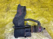 Корпус воздушного фильтра TOYOTA/DAIHATSU/SUBARU ROOMY/TANK/PASSO/BOON/THOR/JUSTY 2016/Цвет S28 17705B1100 M900A/M900S/M900F/M700A/M700S 1KRFE, передний