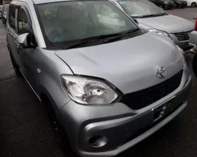 Крепление магнитофона Toyota