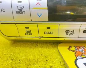 Блок управления климат-контролем Toyota