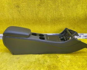 Бардачок между сиденьями Mercedes-Benz
