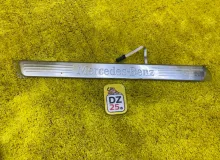 Накладка на порог Mercedes-Benz GLA-CLASS 2014/Цвет 787 A2466805400 WDC156/X156/156.942 M270E16/270.910/270910, передняя правая