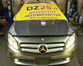 Блок предохранителей под капот Mercedes-Benz