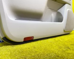 Обшивка дверей Toyota