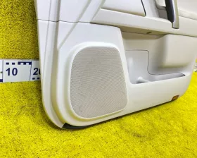 Обшивка дверей Toyota