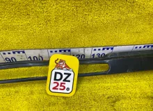 Планка под фары DAIHATSU ROCKY/FEROZA 1994/Цвет NB8 F300S HDE, передняя Планка под фары DAIHATSU ROCKY/FEROZA 1994/Цвет NB8 F300S HDE, передняя
