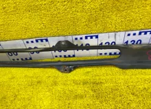 Планка под фары DAIHATSU ROCKY/FEROZA 1994/Цвет NB8 F300S HDE, передняя Планка под фары DAIHATSU ROCKY/FEROZA 1994/Цвет NB8 F300S HDE, передняя