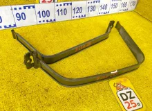 Крепление бака TOYOTA LAND CRUISER PRADO 2006/НОВЫЕ/NEW 7760135090 GRJ120W/GRJ120/GRJ121W/GRJ121/VZJ120W/VZJ120/VZJ121W/VZJ121/KDJ120W/KDJ120/KDJ121W/KDJ121/LJ120/RZJ120W/RZJ120/TRJ120W/TRJ120/UZJ120L/KDN215W 1GRFE/1URFE/1VDFTV/2UZFE/3URFE, заднее