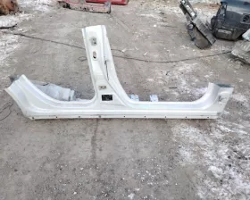 Порог кузова Mazda