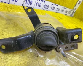 Подушка двигателя TOYOTA