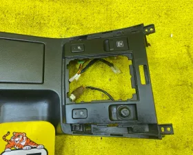 Бардачок между сиденьями SUZUKI