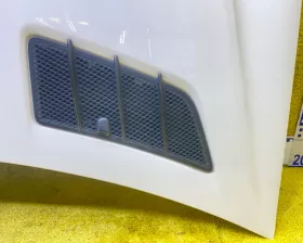 Капот Mercedes-Benz