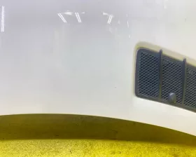 Капот Mercedes-Benz