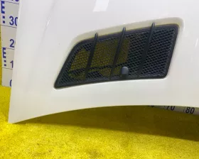 Капот Mercedes-Benz
