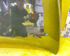 Капот Toyota