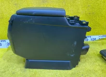 Бардачок между сиденьями LEXUS RX450H/RX450HL/RX350/RX350L/RX300/RX200T 2021/Цвет 085 5882048020C0 GYL25W/GYL25L/GYL25R/GYL20W/GYL20L/GYL20R/GYL20/GYL26W/GYL26L/GYL26/AGL20W/AGL20L/AGL20R/AGL25W/AGL25L/AGL25R/GGL20W/GGL20L/GGL20R/GGL21R/GGL25W/GGL25L/GGL2