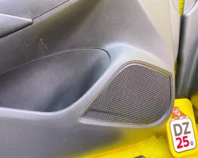 Обшивка дверей Mazda