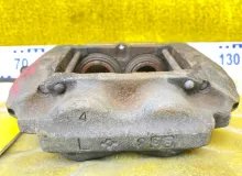 Суппорт TOYOTA LAND CRUISER/LAND CRUISER CYGNUS/LX470 1999 4775060080 UZJ100/UZJ100L/UZJ100/FZJ100/FZJ105/HDJ100/HDJ100L/HDJ101/HDJ101K/HZJ105/HZJ105L 2UZFE, передний левый