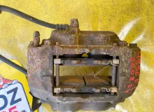 Суппорт TOYOTA LAND CRUISER/LAND CRUISER CYGNUS/LX470 1999 4775060080 UZJ100/UZJ100L/UZJ100/FZJ100/FZJ105/HDJ100/HDJ100L/HDJ101/HDJ101K/HZJ105/HZJ105L 2UZFE, передний левый