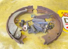 Механизм стояночного тормоза TOYOTA LAND CRUISER/LAND CRUISER CYGNUS/LX470 2003 UZJ100/UZJ100L/UZJ100/FZJ100/FZJ105/HDJ100/HDJ100L/HDJ101/HDJ101K/HZJ105/HZJ105L 2UZFE, задний левый
