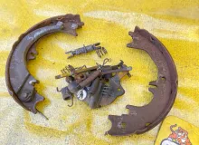 Механизм стояночного тормоза TOYOTA LAND CRUISER/LAND CRUISER CYGNUS/LX470 2003 UZJ100/UZJ100L/UZJ100/FZJ100/FZJ105/HDJ100/HDJ100L/HDJ101/HDJ101K/HZJ105/HZJ105L 2UZFE, задний левый