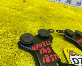 Петля стекла двери багажника Toyota