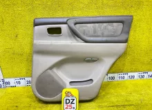 Обшивка дверей TOYOTA LAND CRUISER/LAND CRUISER CYGNUS 2001 6764060542A0 UZJ100/UZJ100L/UZJ100/FZJ100/FZJ105/HDJ100/HDJ100L/HDJ101/HDJ101K/HZJ105/HZJ105L 2UZFE, задняя правая