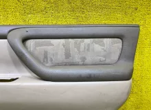 Обшивка дверей TOYOTA LAND CRUISER/LAND CRUISER CYGNUS 2001 6764060542A0 UZJ100/UZJ100L/UZJ100/FZJ100/FZJ105/HDJ100/HDJ100L/HDJ101/HDJ101K/HZJ105/HZJ105L 2UZFE, задняя правая